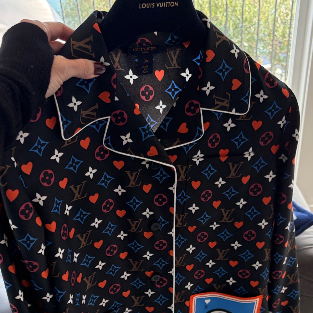 🔥NWOT Louis Vuitton Game On Silk Pajama Shirt - NEVER WORN Comes with LV Hanger!